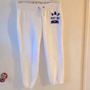 ABERCROMBIE & FITCH Y2K New York Capri Sweatpants